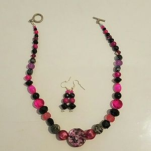 Necklace/earrings